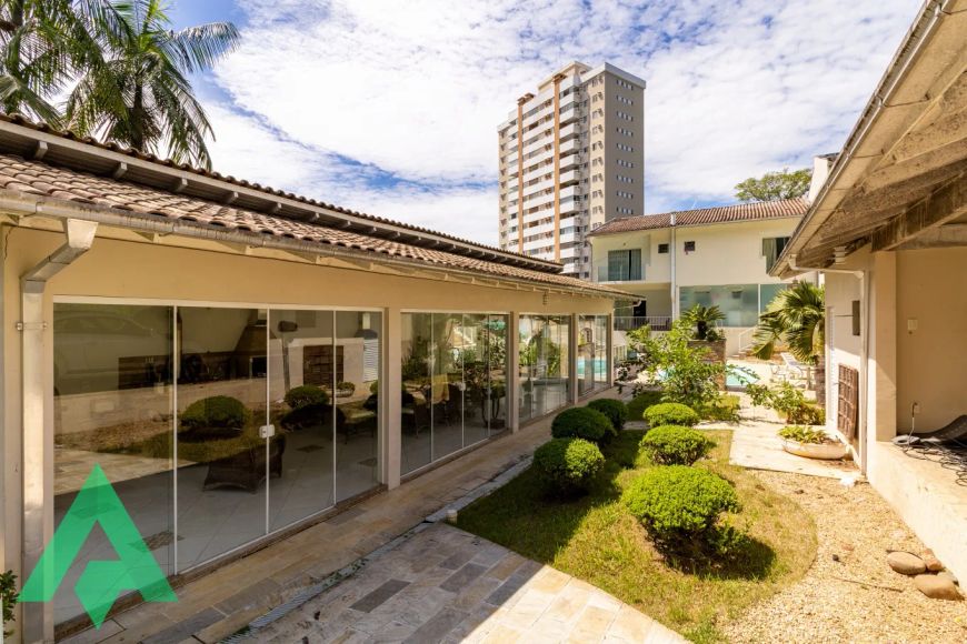 Excelente casa à venda, no Bairro Itoupava Seca!