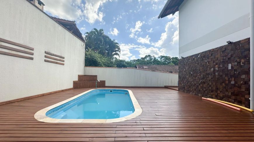 Casa com 3 dormitórios à venda, 298 m² por R$ 1.799.000,00 - Escola Agrícola - Blumenau/SC