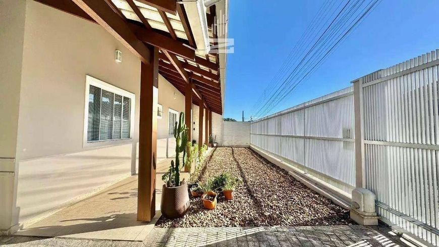 Casa com 3 dormitórios à venda, 240 m² por R$ 1.250.000,00 - Velha - Blumenau/SC