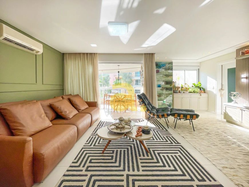 APARTAMENTO COM TRÊS SUÍTES NO BAIRRO VICTOR KONDER