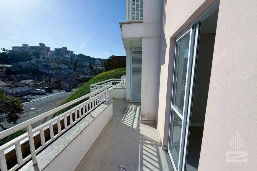 Apartamento com 2 dormitórios à venda, 57 m² por R$ 390.000,00 - Água Verde - Blumenau/SC