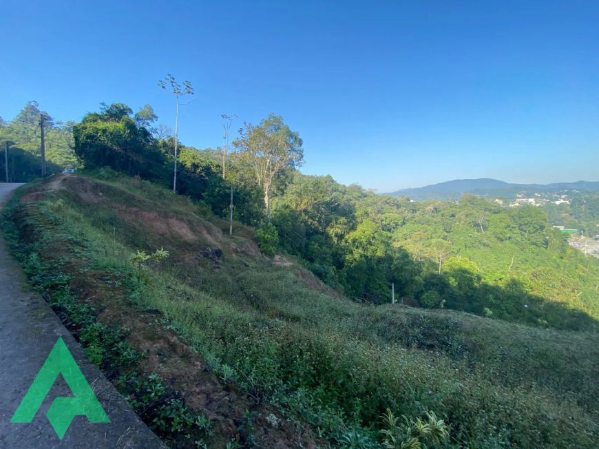 Amplo terreno, na Ponta Aguda!