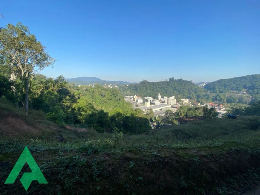 Amplo terreno, na Ponta Aguda!
