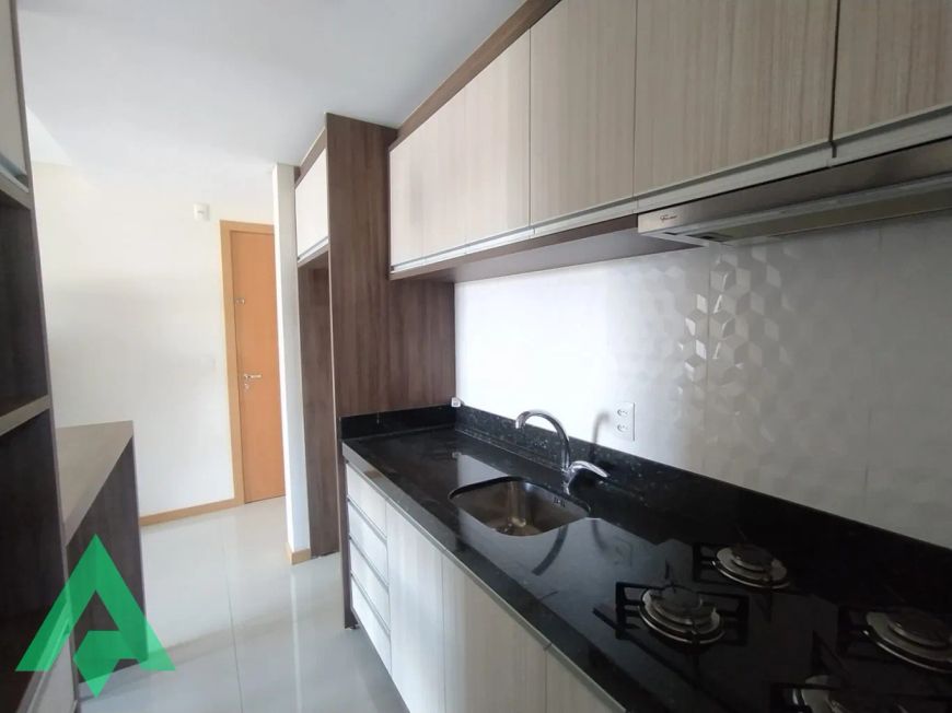 Excelente apartamento semi mobiliado, no Bairro Fortaleza!