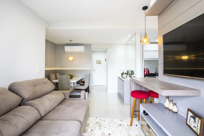 Excelente apartamento semimobiliado no Bairro Velha