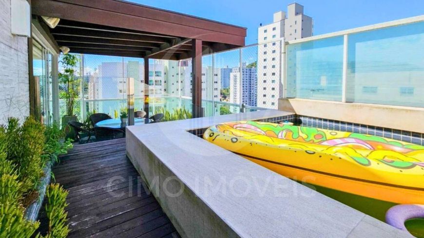 Cobertura Duplex no Bairro Victor Konder em Blumenau com 3 suítes e 228 m²