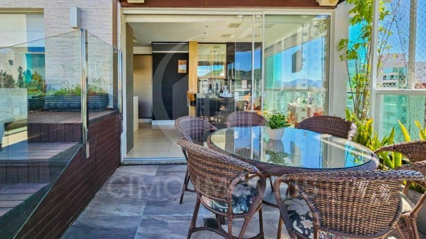 Cobertura Duplex no Bairro Victor Konder em Blumenau com 3 suítes e 228 m²