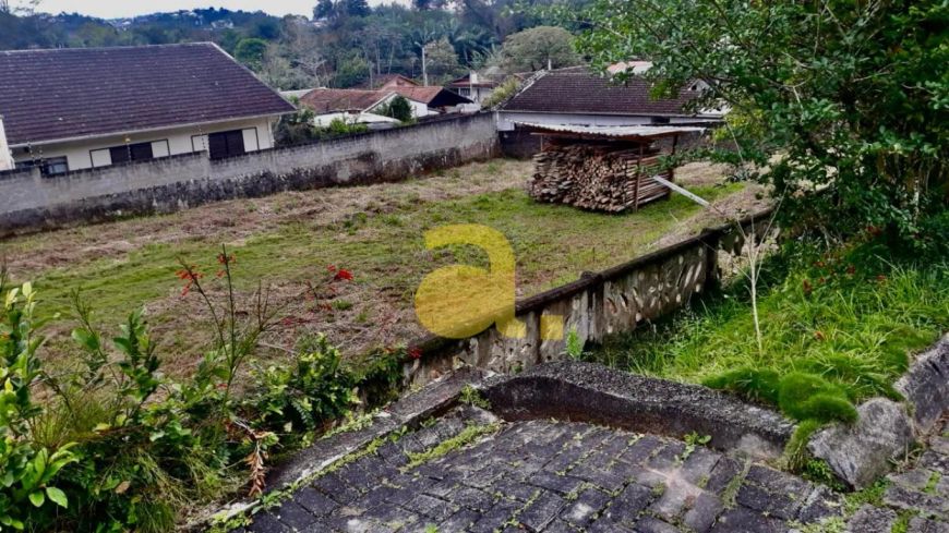 Excelente Terreno no Bairro da Velha