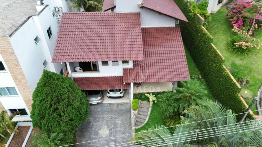 Casa com 3 dormitórios à venda, 200 m² por R$ 1.400.000,00 - Velha - Blumenau/SC