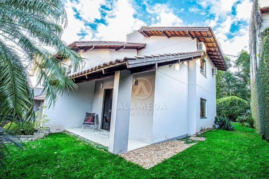 Casa com 3 dormitórios à venda, 200 m² por R$ 1.400.000,00 - Velha - Blumenau/SC