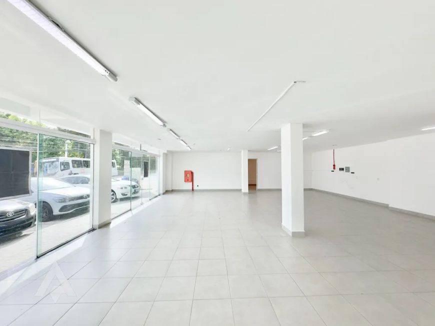 Loja térrea com 143m² para locação em excelente localização no bairro Itoupava Seca!