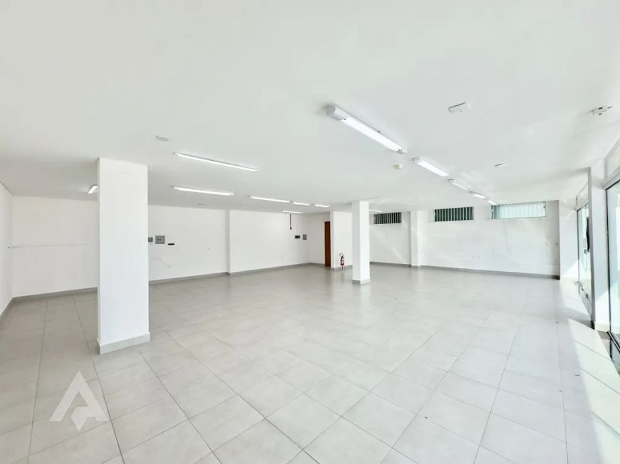 Loja térrea com 143m² para locação em excelente localização no bairro Itoupava Seca!