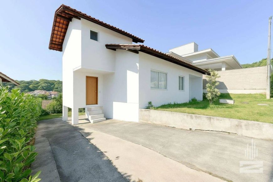 Casa com 3 dormitórios à venda, 212 m² por R$ 1.480.000,00 - Velha - Blumenau/SC