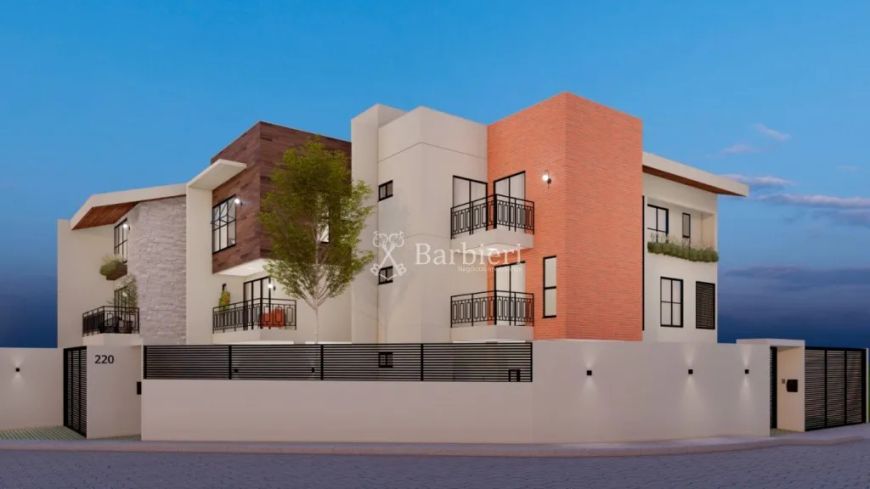 Casa triplex com 3 suítes e 4 vagas na garagem no bairro Escola Agrícola em Blumenau/SC