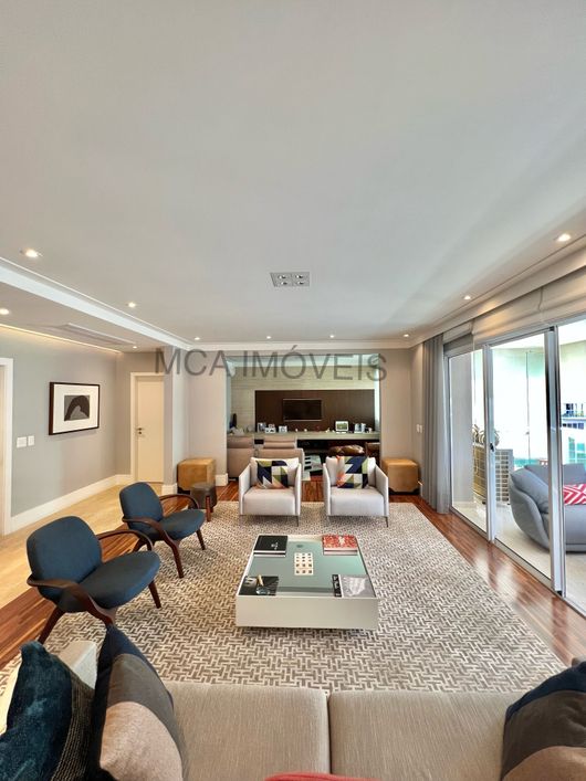 Apartamento para venda possui 234 metros quadrados