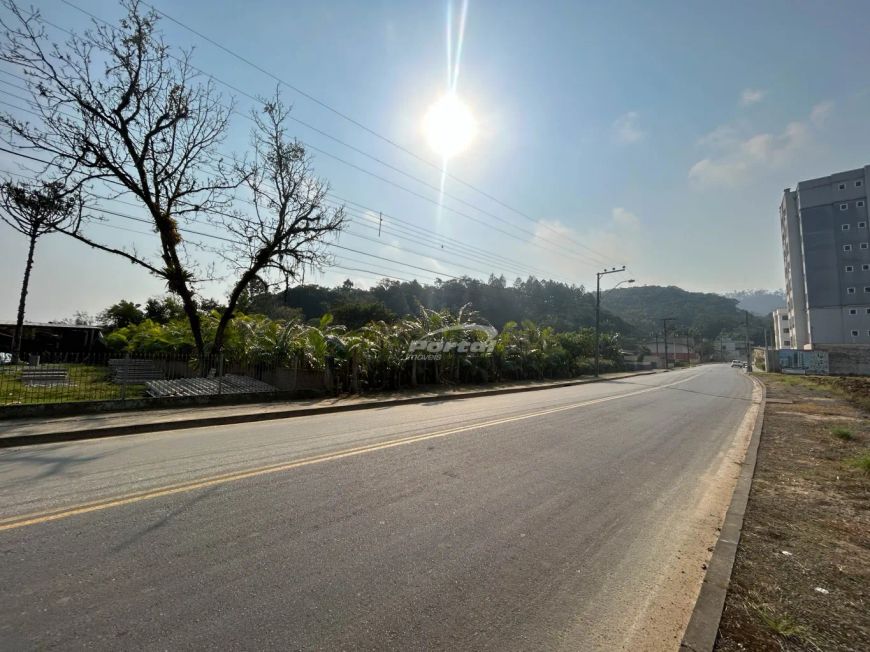 Excelente terreno com 1.100 matros quadrados de área total, no bairro Itoupava Central em Blumenau!