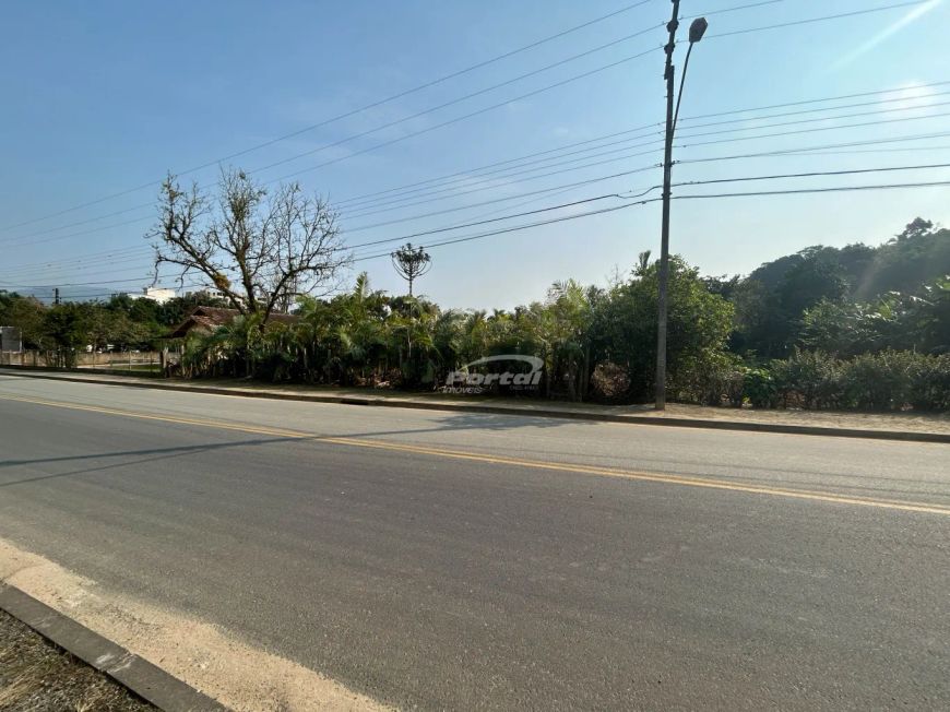 Excelente terreno com 1.100 matros quadrados de área total, no bairro Itoupava Central em Blumenau!