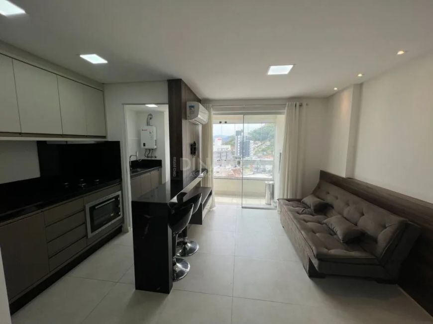 Apartamento semimobiliado com infraestrutura completa no Bairro Itoupava Seca em Blumenau!