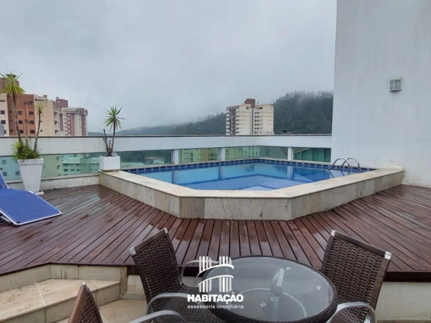 Cobertura Duplex de Alto Padrão no Bairro Ponta Aguda