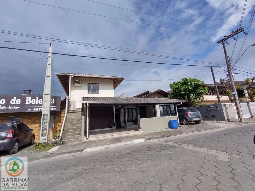 Investimento - Casa com Ponto Comercial e Quitinetes