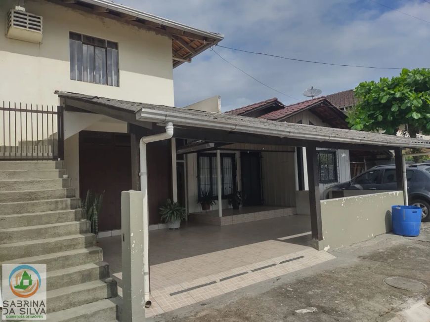 Investimento - Casa com Ponto Comercial e Quitinetes