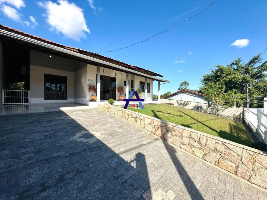 Casa com 3 dormitórios (1 Suíte) na Fortaleza Alta