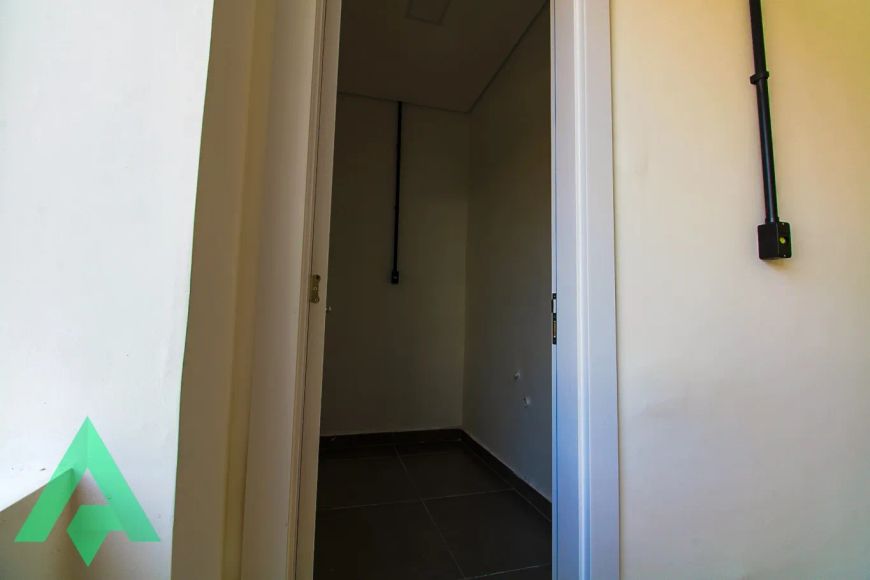 Excelente Sala Comercial para locação, no Centro de Blumenau!