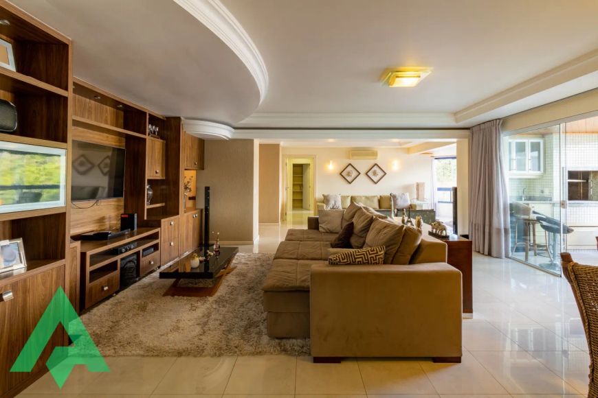 Amplo apartamento mobiliado à venda, no Bairro Victor Konder!