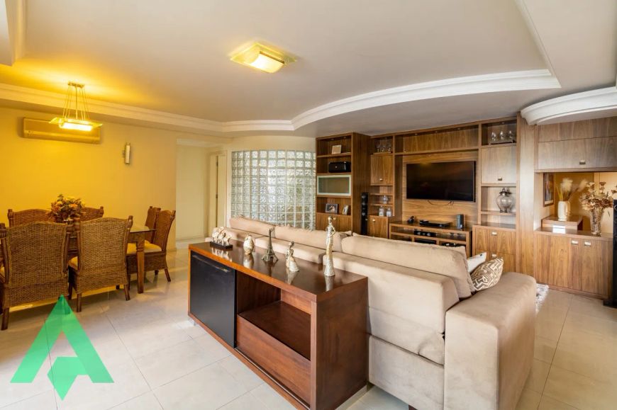 Amplo apartamento mobiliado à venda, no Bairro Victor Konder!