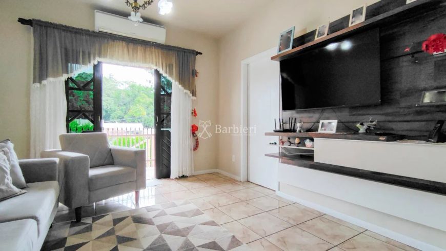 Casa com 3 quartos com área total 422,00 m² no bairro Itoupava Central em Blumenau/SC.