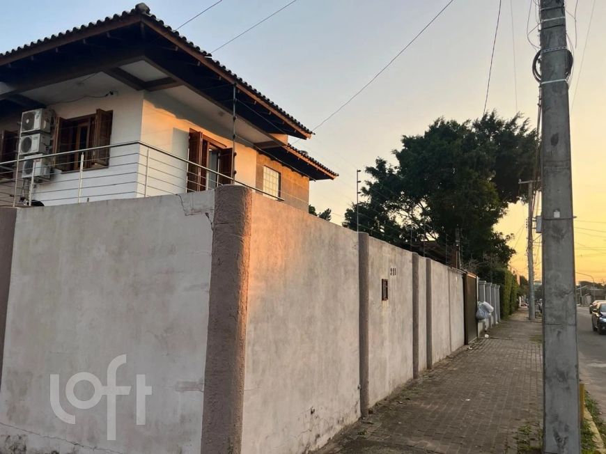 Casa à venda em Nossa Senhora das Graças com 120 m², 3 quartos, 1 suíte, 3 vagas