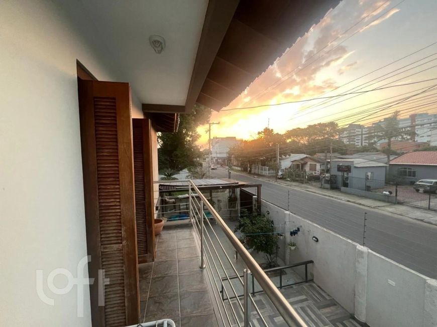 Casa à venda em Nossa Senhora das Graças com 120 m², 3 quartos, 1 suíte, 3 vagas