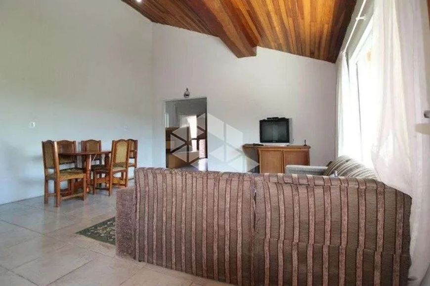 Casa 243m² 03 dormitórios, 02 suítes 02 vagas no Bairro Nossa Senhora das Graças Canoas