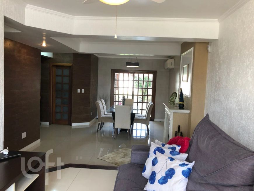 Casa à venda em Niterói com 489 m², 4 quartos, 1 suíte, 5 vagas