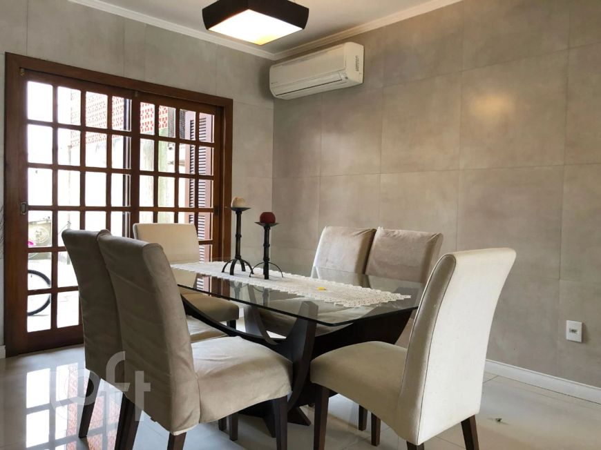 Casa à venda em Niterói com 489 m², 4 quartos, 1 suíte, 5 vagas