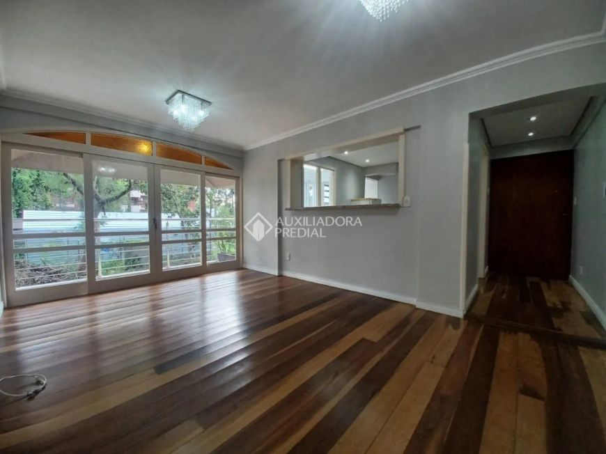 Imóvel para venda possui 93 metros quadrados com 2 quartos em Centro - Canoas - RS