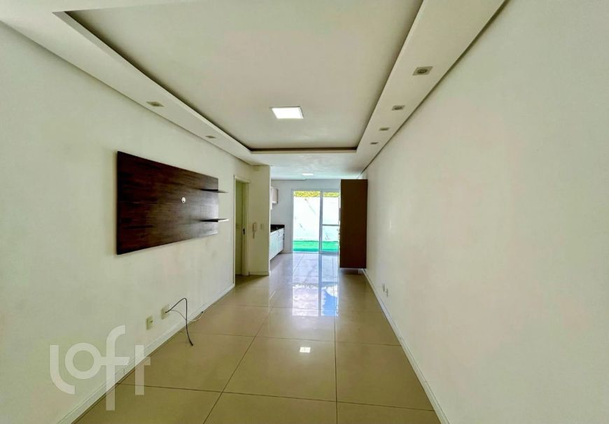 Casa à venda em São José com 51 m², 2 quartos, 1 suíte, 2 vagas