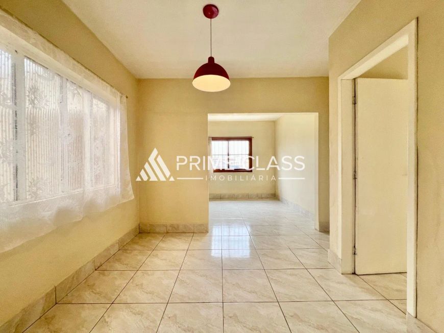 Casa térrea, 2 dormitórios, 4 vagas, amplo pátio - Bairro Estância Velha