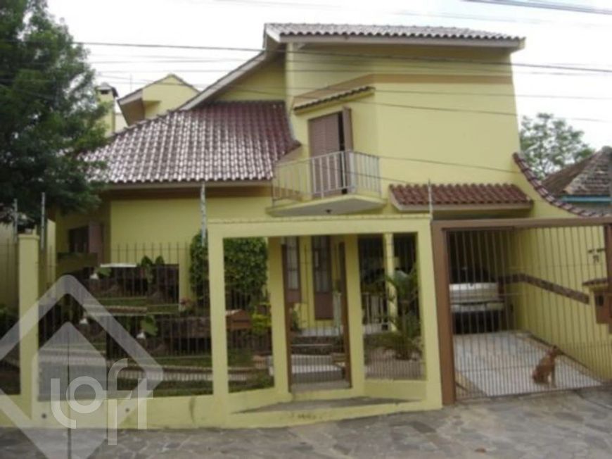 Casa à venda em Nossa Senhora das Graças com 300 m², 3 quartos, 1 suíte, 3 vagas
