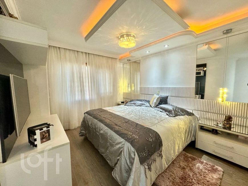 Casa à venda em Niterói com 232 m², 4 quartos, 1 suíte, 4 vagas