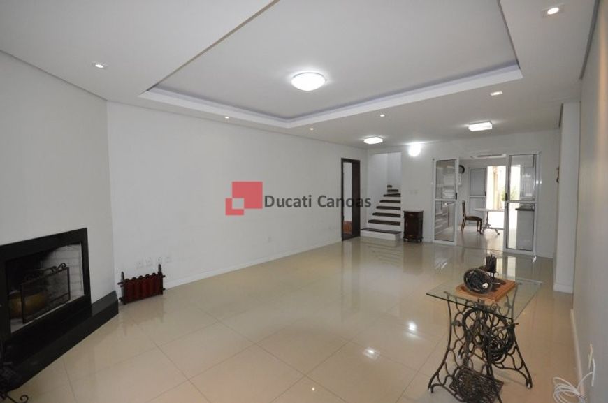 Casa para Aluguel com 4 dormitórios