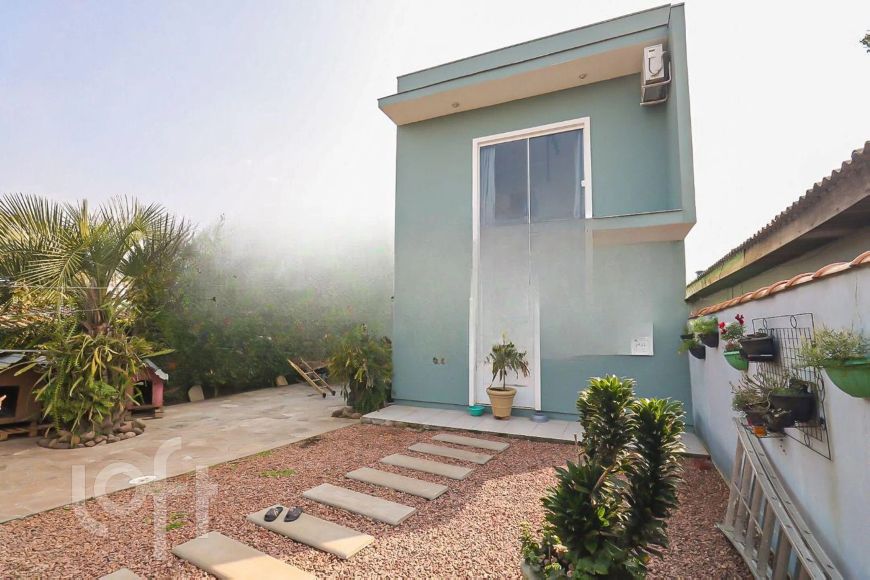 Casa à venda em Niterói com 180 m², 4 quartos, 1 suíte, 2 vagas