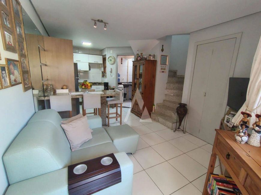 Sobrado com 2 dormitórios à venda, 75m² por R$310.000 - Nossa Senhora das Graças - Canoas/RS