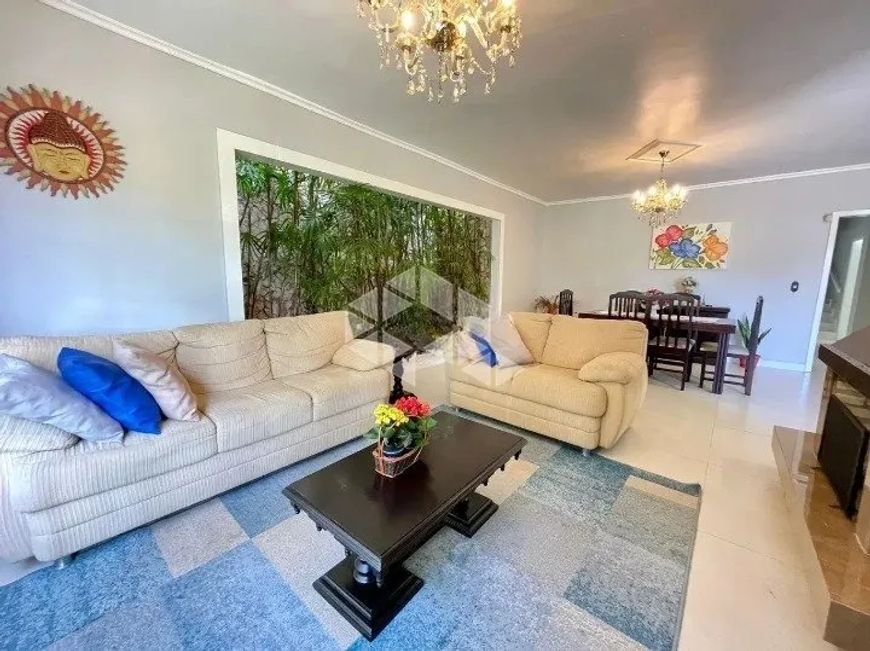 Casa térrea 4 dormitórios no bairro Igara em Canoas/RS