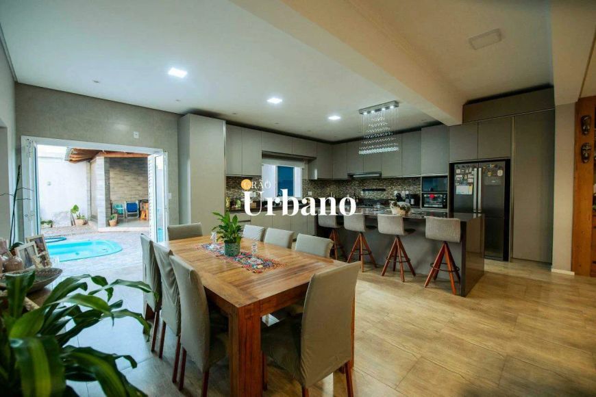Casa para compra no Bairro Igara – 257m²