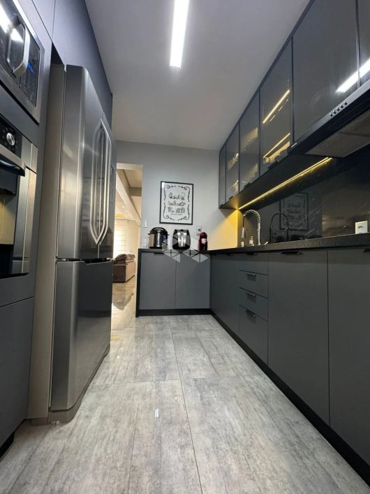 Casa Sobrado de 3 dormitórios com suíte e closet - Bairro Igara Canoas