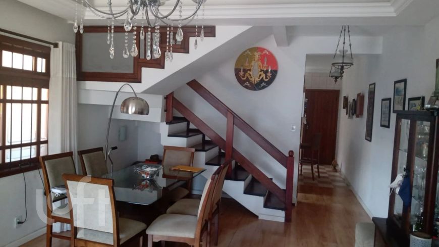 Casa à venda em Mato Grande com 191 m², 3 quartos, 2 suítes, 3 vagas