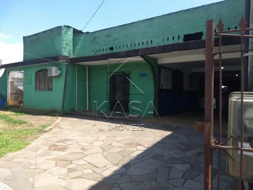 Casa com espaço comercial localizada no bairro Mathias Velho em Canoas.