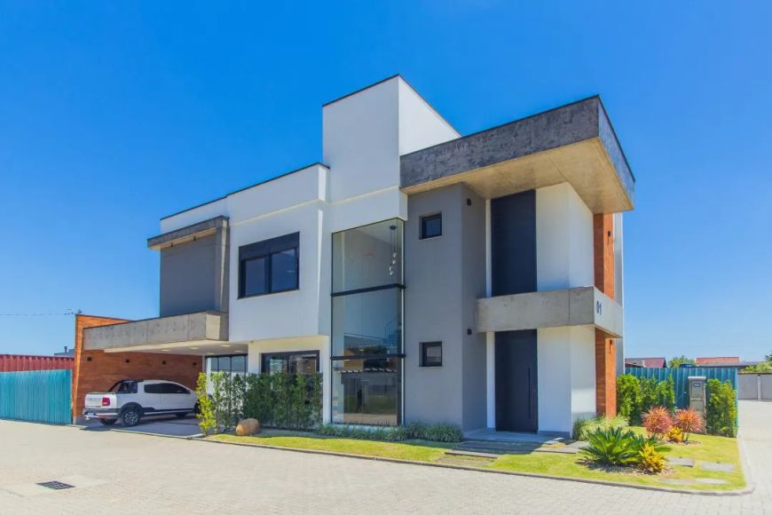vende sobrado novo em condomínio com 3 suítes em Canoas. REF: G4228
