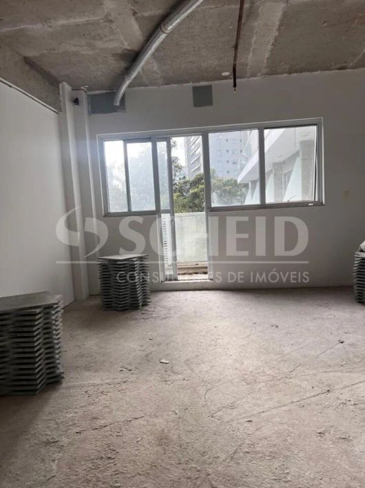 Conjunto Comercial á Venda no Morumbi com 41m², 2 vagas.